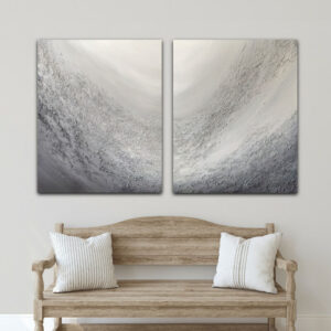 Marjaana Melentjeffin teos "Mitä hiljaisuus kannattelee" sisustuksessa