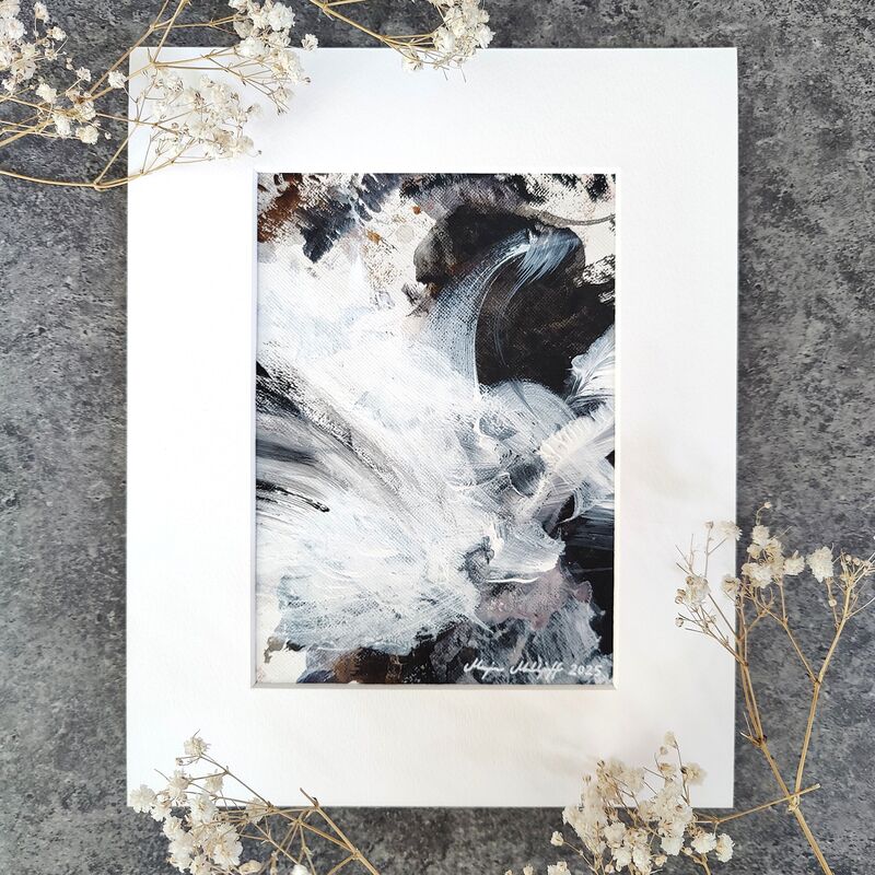 "Talven siivet", 2025, on Marjaana Melentjeffin abstrakti pieni akryylimaalaus.